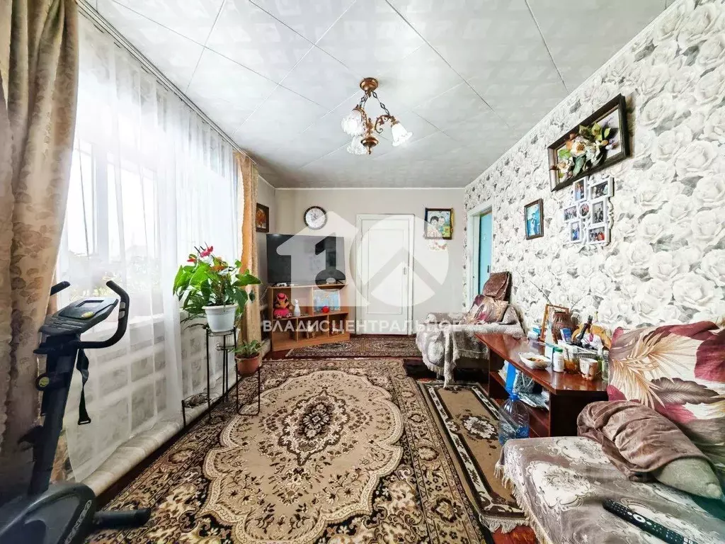 Дом в Новосибирская область, Искитимский район, с. Улыбино ул. ... - Фото 1