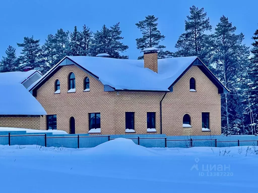 Коттедж в Удмуртия, с. Завьялово ул. Гольянская, 131 (211 м) - Фото 0