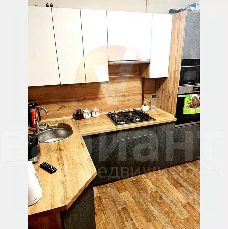 2-к кв. Омская область, Омск Сибирский просп., 18 (53.0 м) - Фото 1