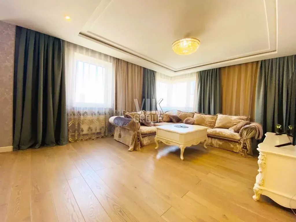 Продается 4-комнатная квартира - Фото 1