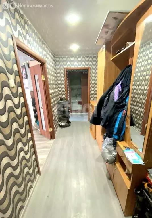 3-комнатная квартира: Абакан, улица Островского, 19 (65 м) - Фото 1