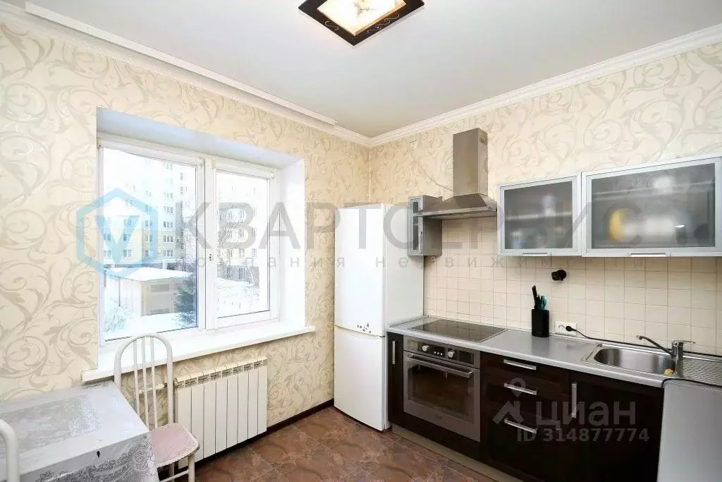 2-к кв. Омская область, Омск Пригородная ул., 5к1 (65.6 м) - Фото 0