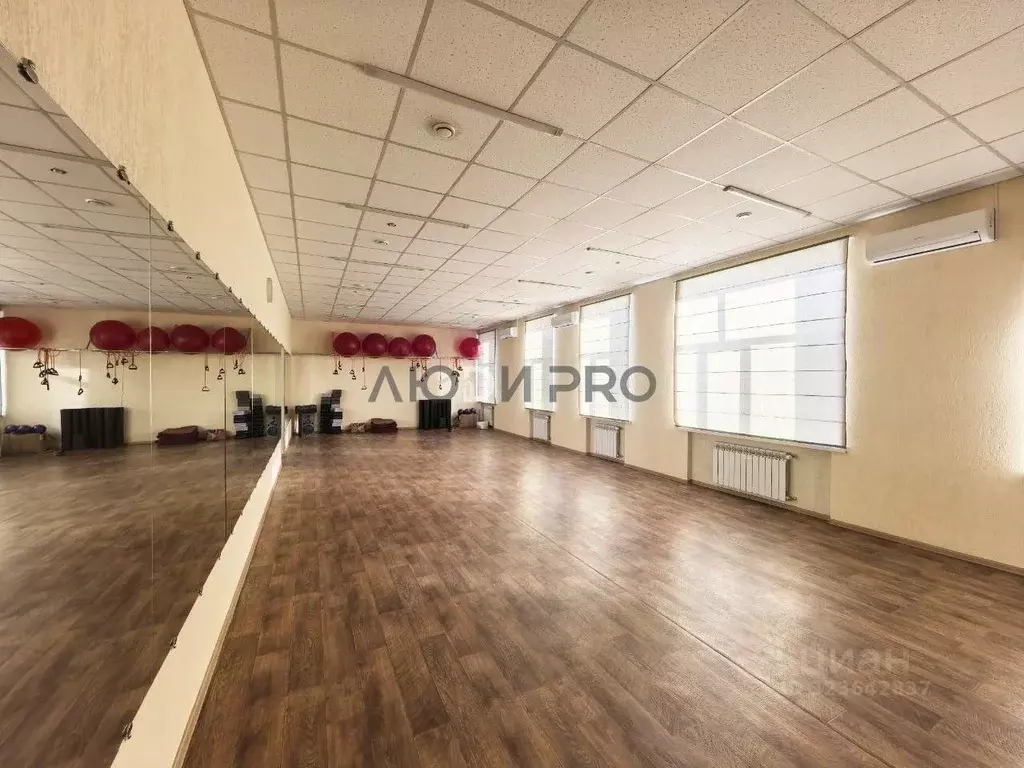 Помещение свободного назначения в Саратовская область, Саратов ул. ... - Фото 1