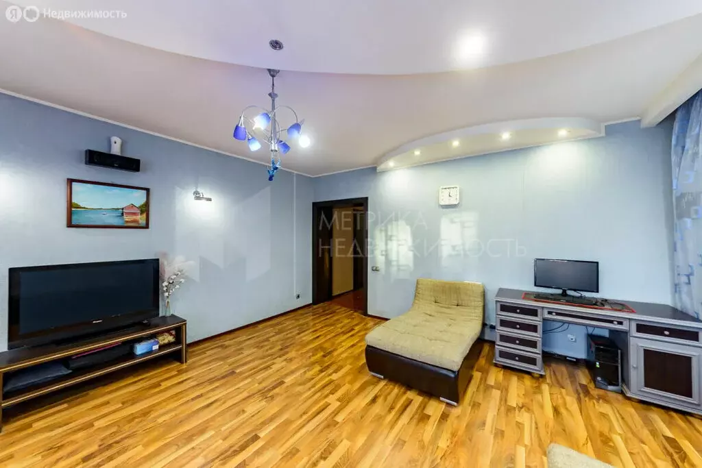 2-комнатная квартира: Тюмень, улица Мельникайте, 125А (71 м) - Фото 2