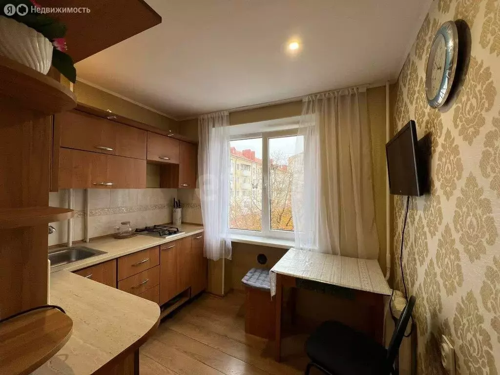 2-комнатная квартира: Зеленоградск, улица Сибирякова, 17 (46.9 м) - Фото 1