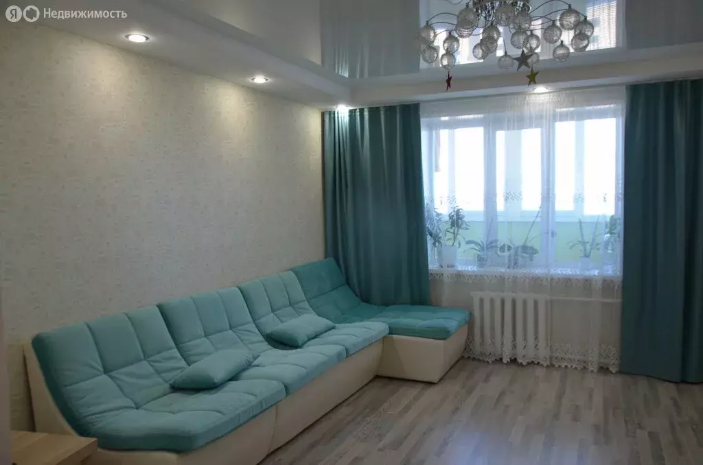 3-комнатная квартира: Туймазы, улица Комарова, 32 (85 м) - Фото 0