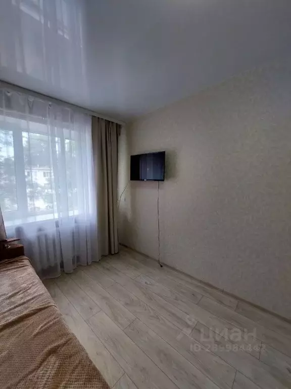 Комната Крым, Керчь ул. Орджоникидзе, 103/2 - Фото 1