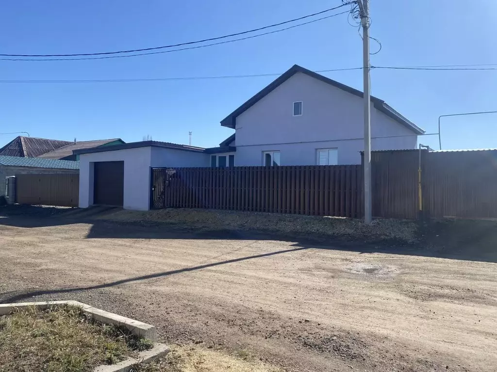 Дом в Челябинская область, с. Агаповка, Казачий мкр 3 (105 м) - Фото 1