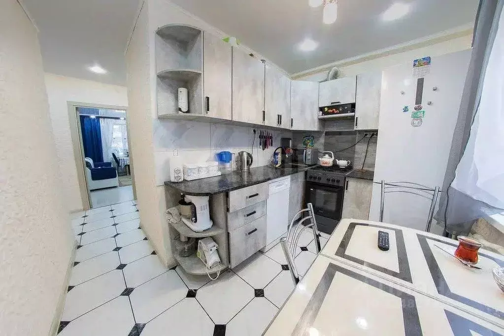 3-к кв. Саратовская область, Саратов ул. Имени В.М. Азина, 17А (59.4 ... - Фото 1