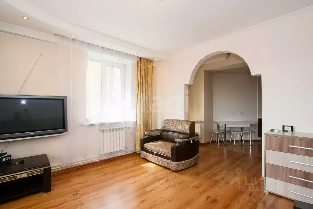 2-к кв. Бурятия, Улан-Удэ Ключевская ул., 76А (58.1 м) - Фото 1