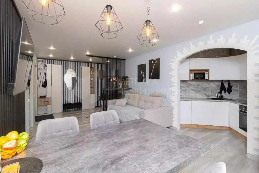 3-к кв. Тюменская область, Тюмень ул. Монтажников, 34 (85.7 м) - Фото 1