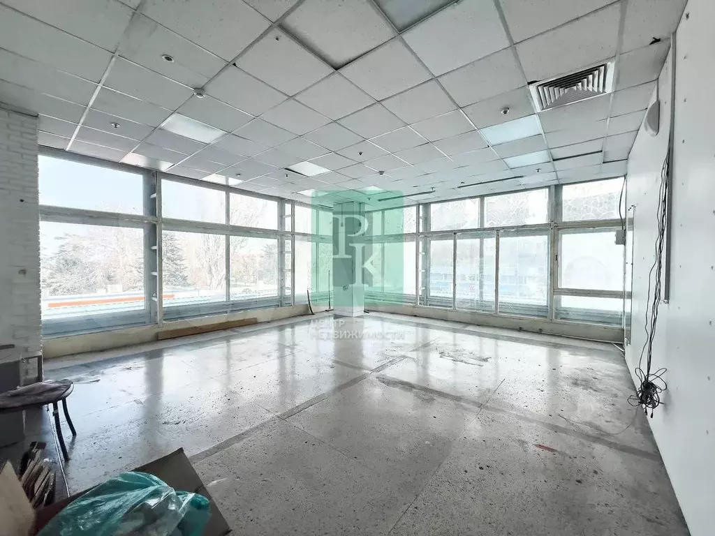 Помещение свободного назначения 47 м в ТЦ “цум” - Фото 1