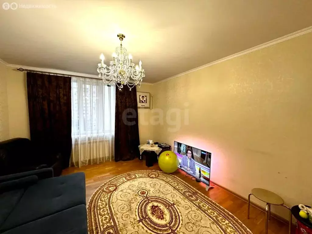 3-комнатная квартира: Симферополь, Камская улица, 25 (85 м) - Фото 1
