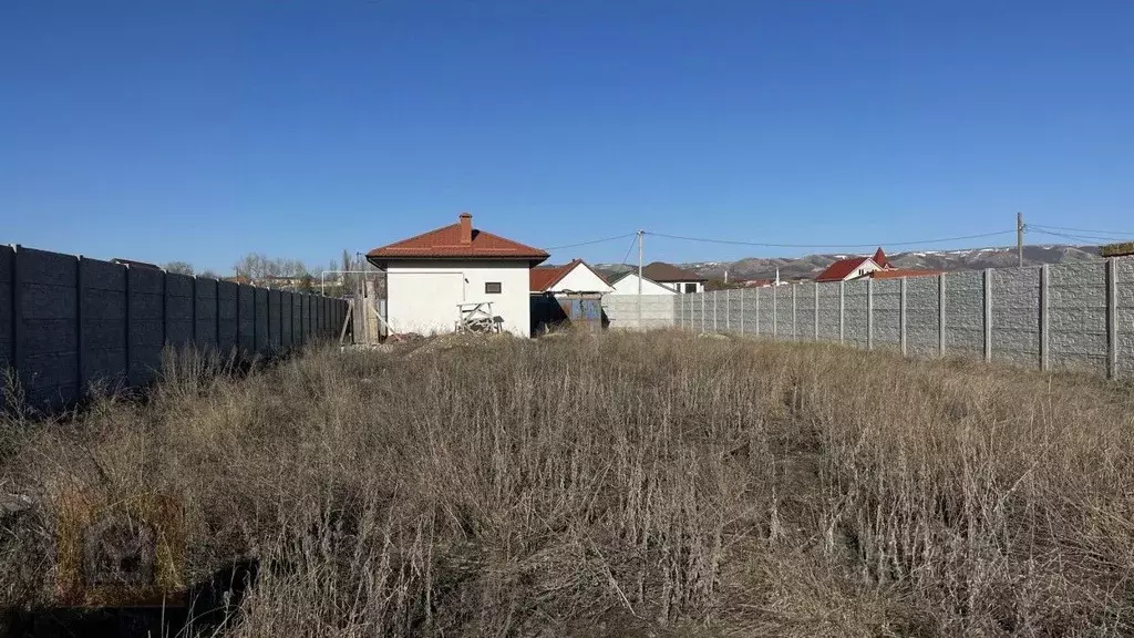 Участок в Крым, Симферопольский район, с. Доброе ул. Юрия Османова, 26 ... - Фото 0