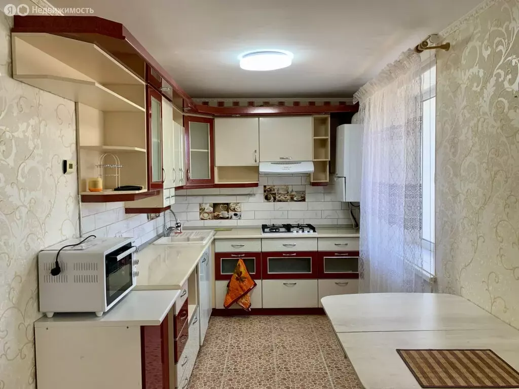 3-комнатная квартира: Евпатория, проспект Победы, 63 (77.4 м) - Фото 2