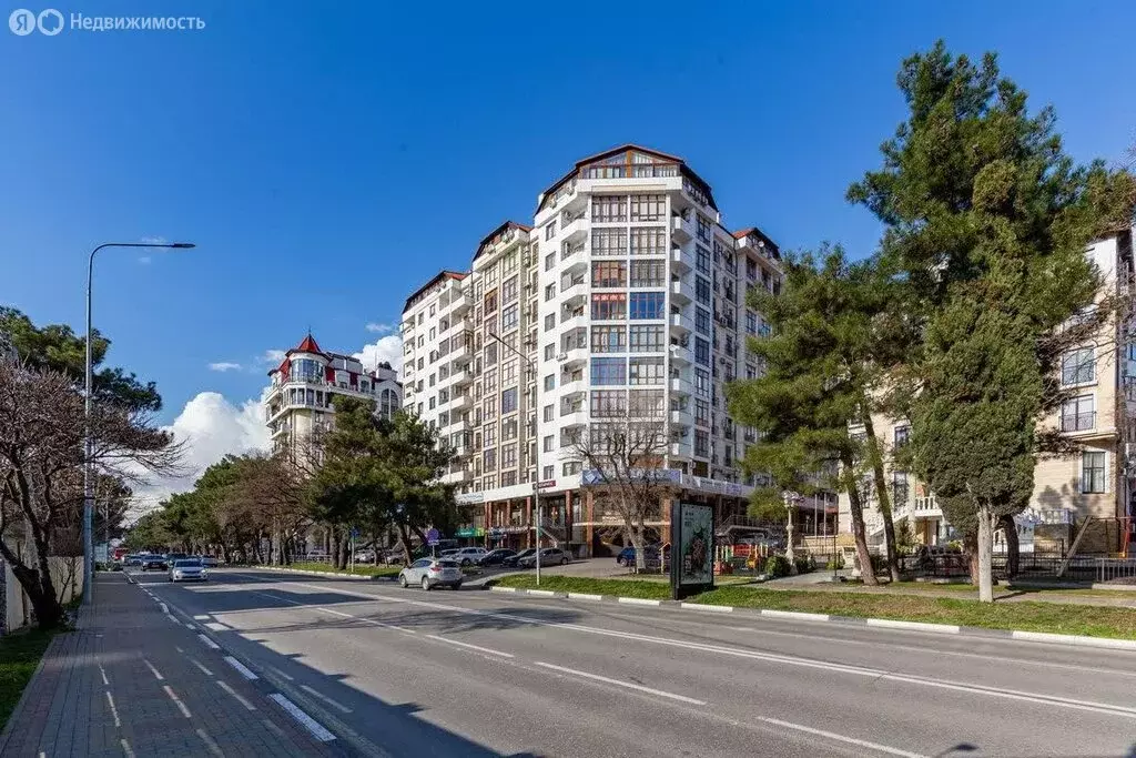 1-комнатная квартира: Геленджик, улица Халтурина, 11 (76 м) - Фото 0