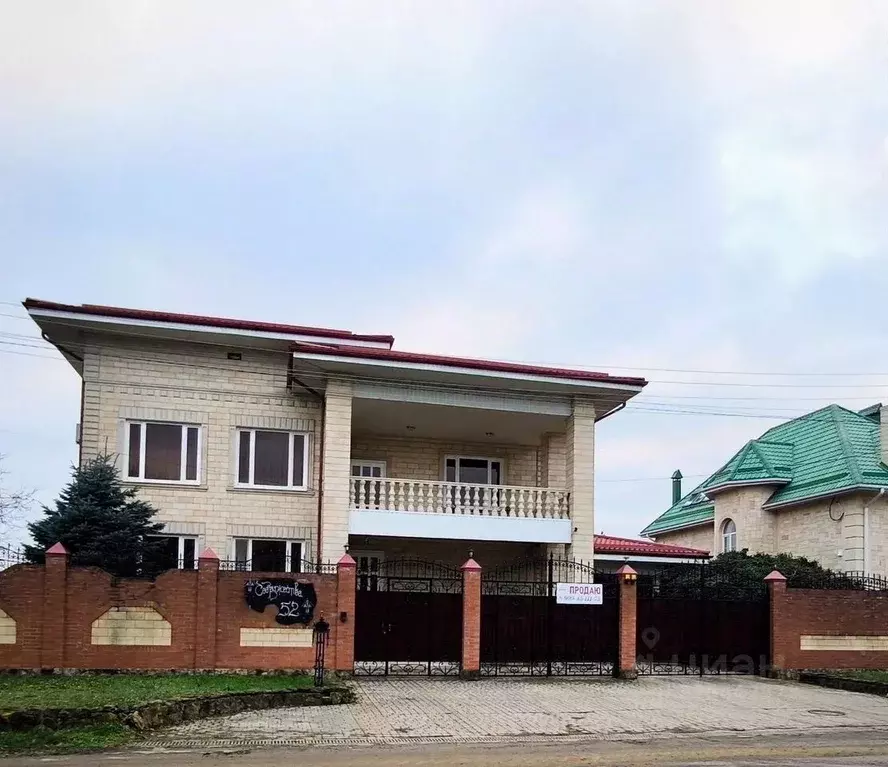 Дом в Краснодарский край, Павловская ст-ца ул. Содружества, 52 (373 м) - Фото 1