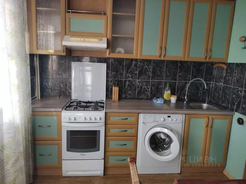 3-к кв. Крым, Симферополь ул. Железнодорожная, 10 (70.0 м) - Фото 2