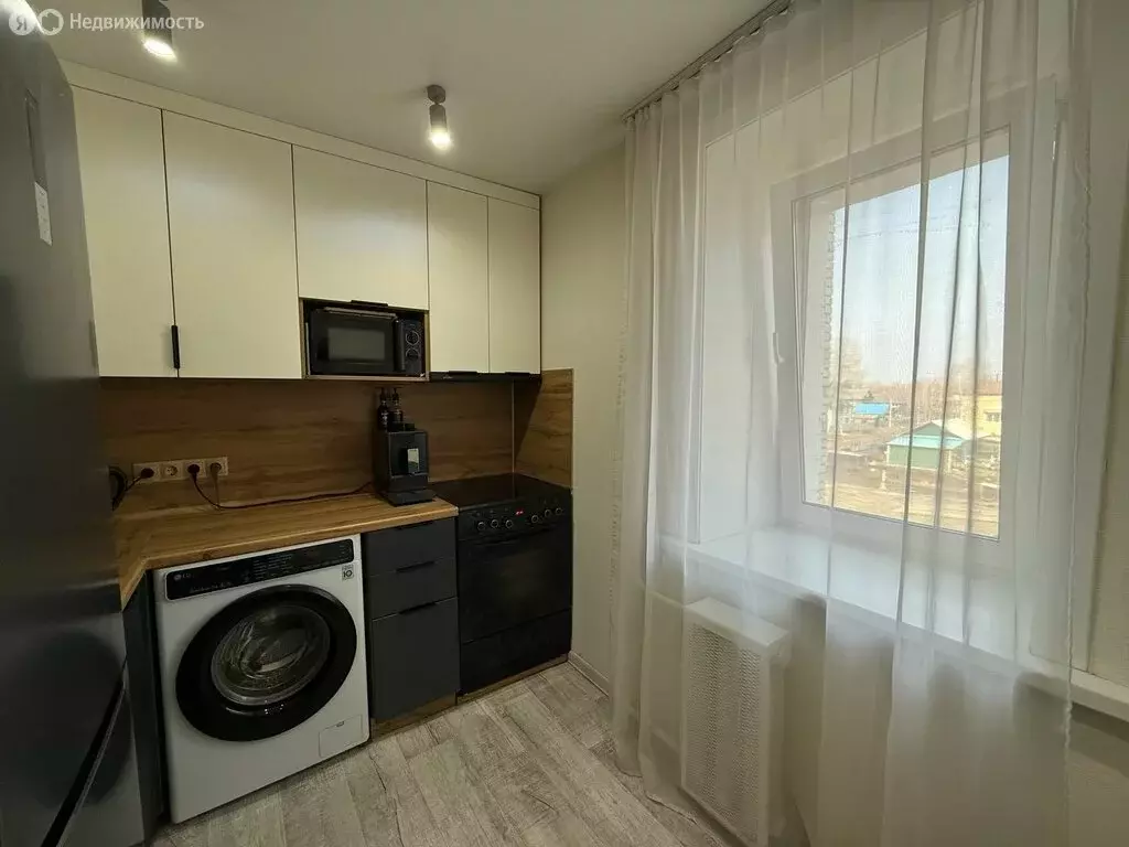 2-комнатная квартира: Белогорск, улица Кирова, 247/2 (48.7 м) - Фото 0