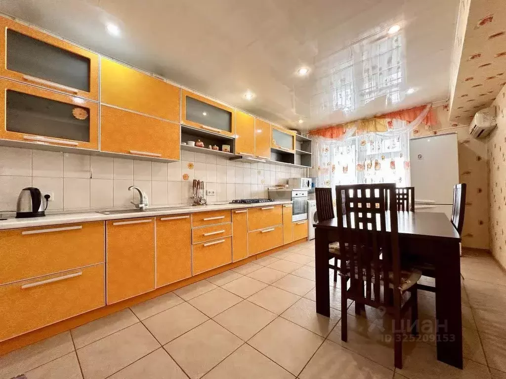 3-к кв. Краснодарский край, Геленджик Курзальная ул., 19 (93.3 м) - Фото 1