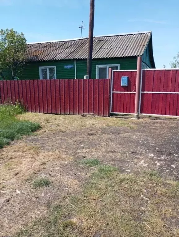 Дом в Омская область, Горьковский район, с. Павлодаровка Студенческая ... - Фото 1