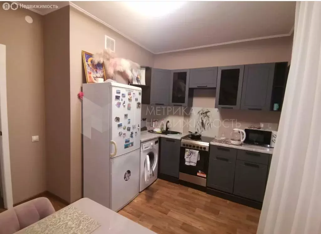 1-комнатная квартира: Тюмень, улица Андрея Бушуева, 4к1 (42.3 м) - Фото 0