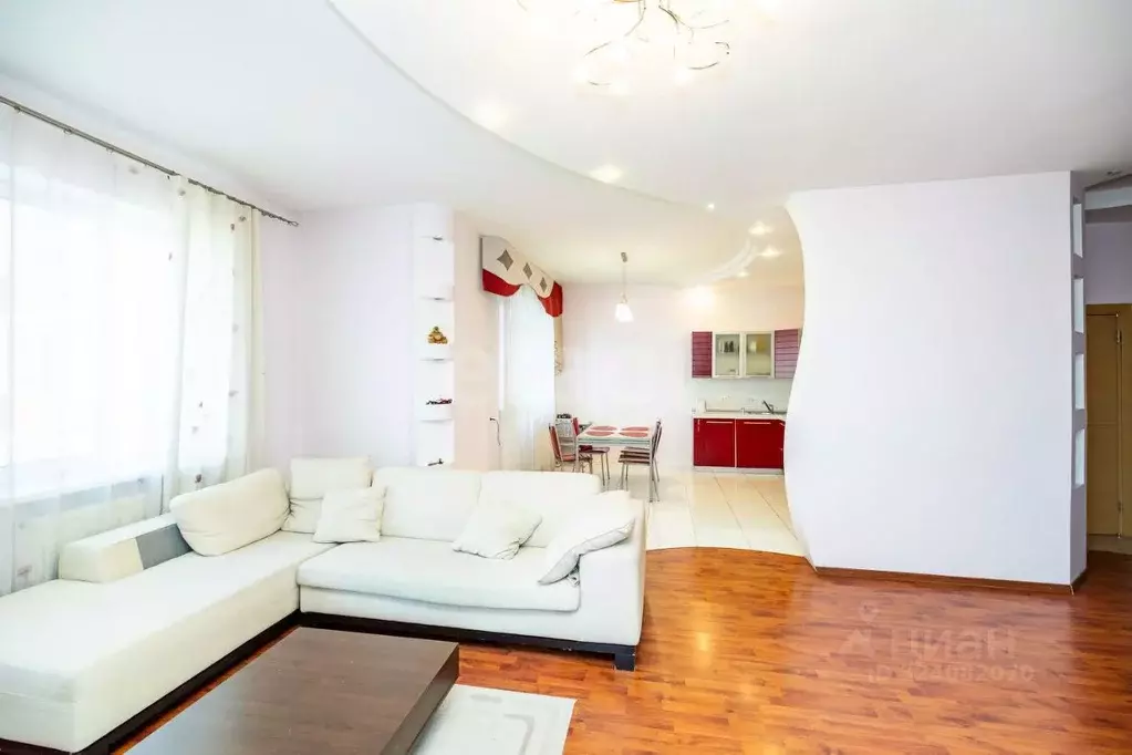 2-к кв. Ханты-Мансийский АО, Сургут Университетская ул., 7 (117.9 м) - Фото 0