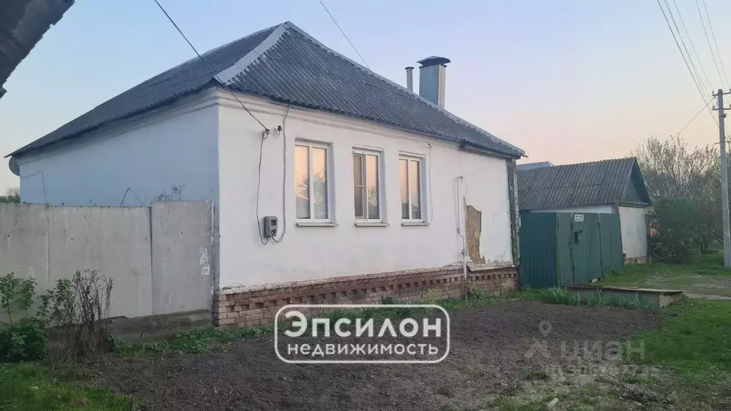 Дом в Курская область, Октябрьский район, Катыринский сельсовет, д. ... - Фото 0