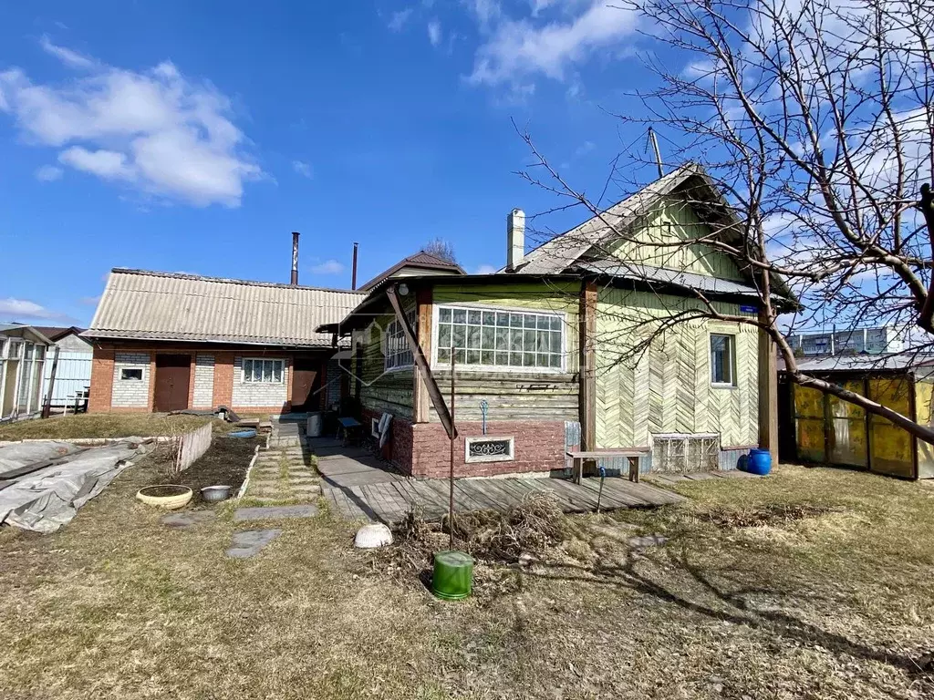 Дом в Кемеровская область, Белово ул. Горького (50 м) - Фото 1