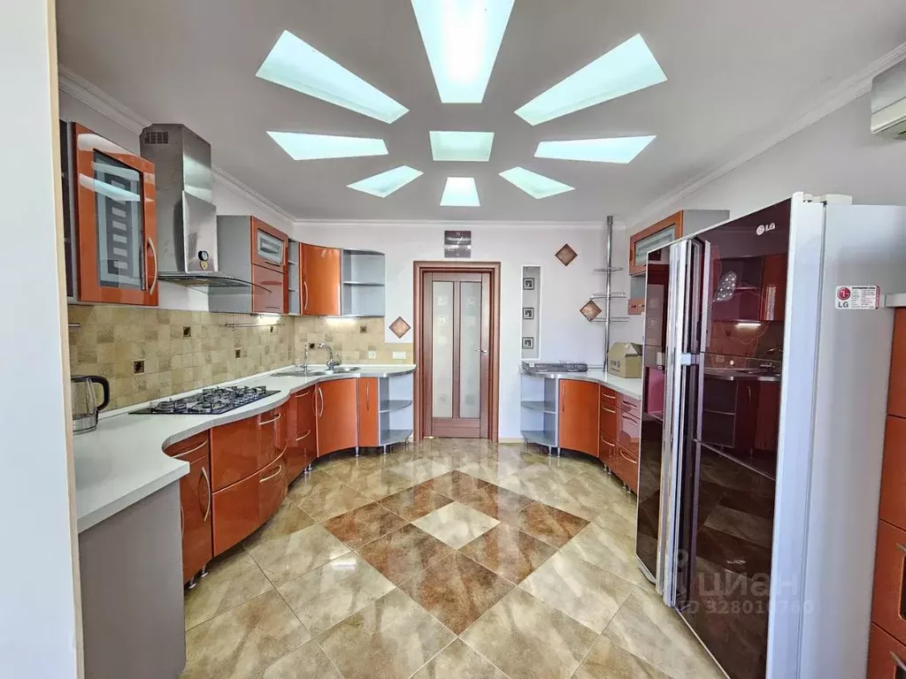 3-к кв. Астраханская область, Астрахань Васильковая ул., 21к1 (118.0 ... - Фото 1