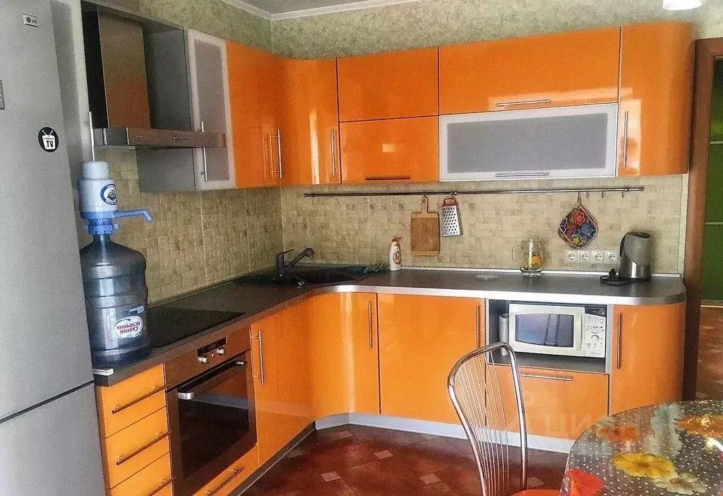 1-к кв. Омская область, Омск ул. 70 лет Октября, 15 (48.0 м) - Фото 0