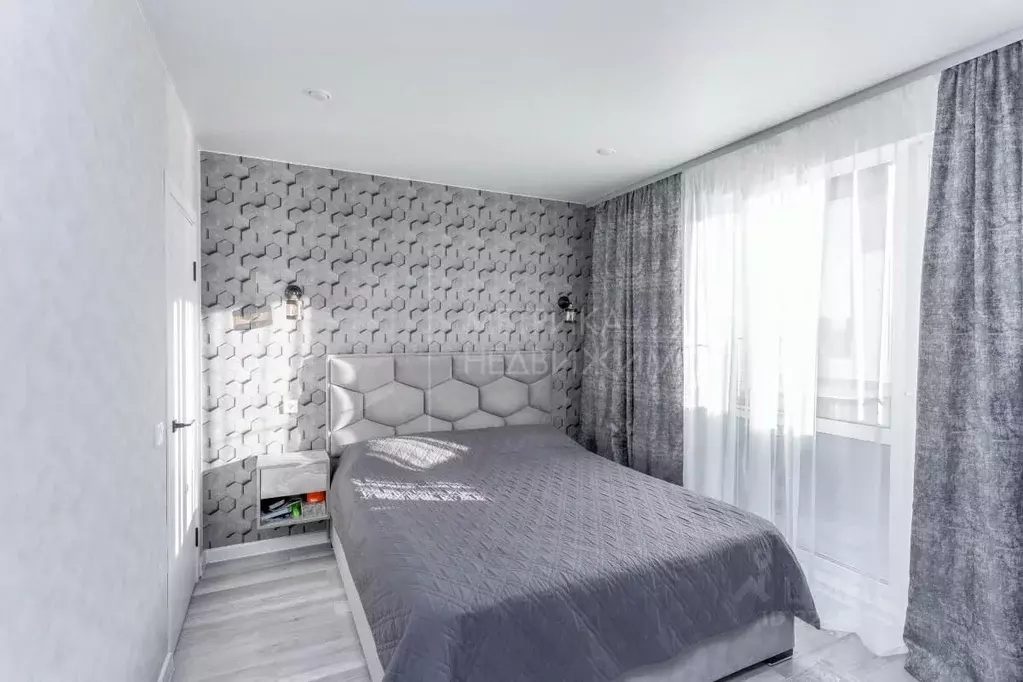 3-к кв. Тюменская область, Тюмень ул. Вице-адмирала Воронцова, 7 (70.8 ... - Фото 1