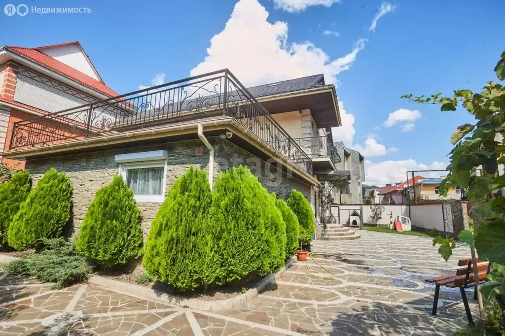 Дом в Сочи, улица Чекменёва (384.6 м) - Фото 1