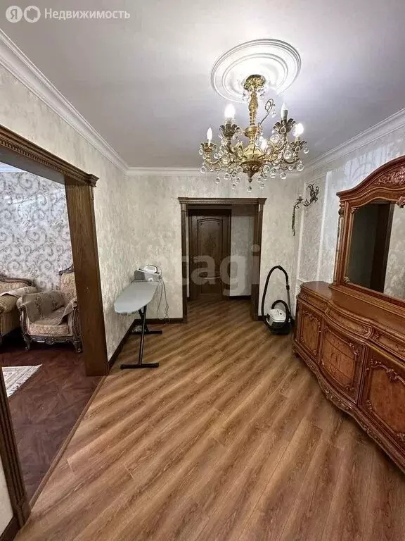 4-комнатная квартира: Каспийск, улица Ленина, 78 (100 м) - Фото 1