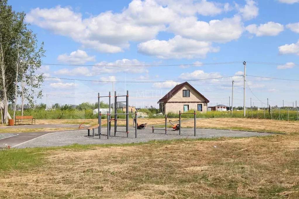 Участок в Тюменская область, Тюменский муниципальный округ, с. Чикча  ... - Фото 1