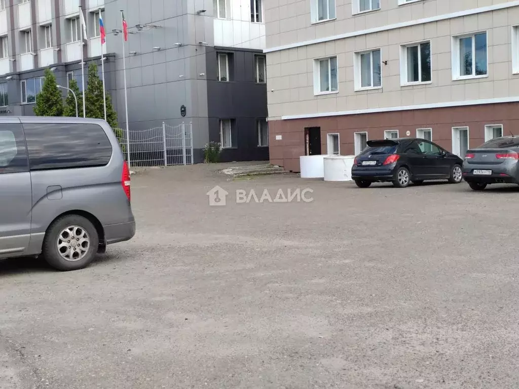 Помещение свободного назначения в Татарстан, Казань ул. Мазита Гафури, ... - Фото 1
