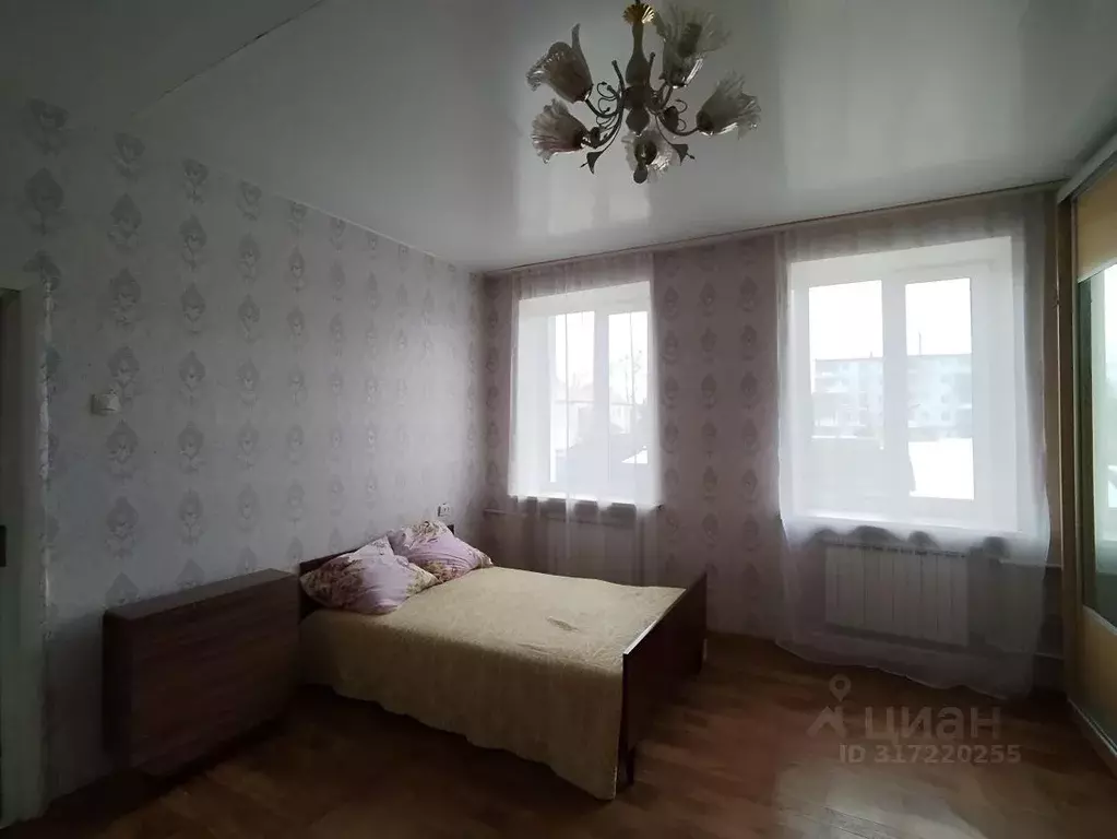 1-к кв. Брянская область, Жуковка ул. Чайковского, 1 (33.0 м) - Фото 0