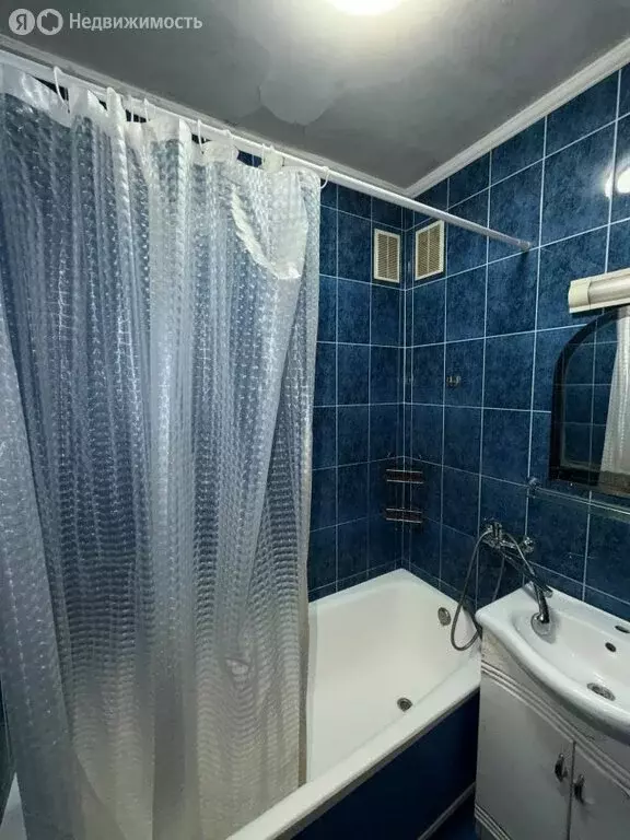 3-комнатная квартира: Курган, улица Радионова, 54 (62 м) - Фото 2