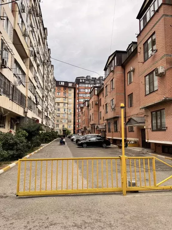 2-к. квартира, 77 м, 2/5 эт. - Фото 0