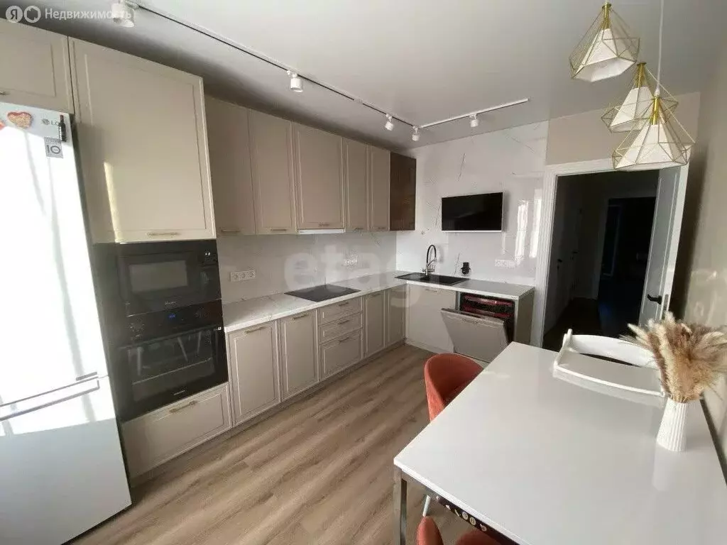 3-комнатная квартира: Тольятти, Итальянский бульвар, 25 (75.4 м) - Фото 1