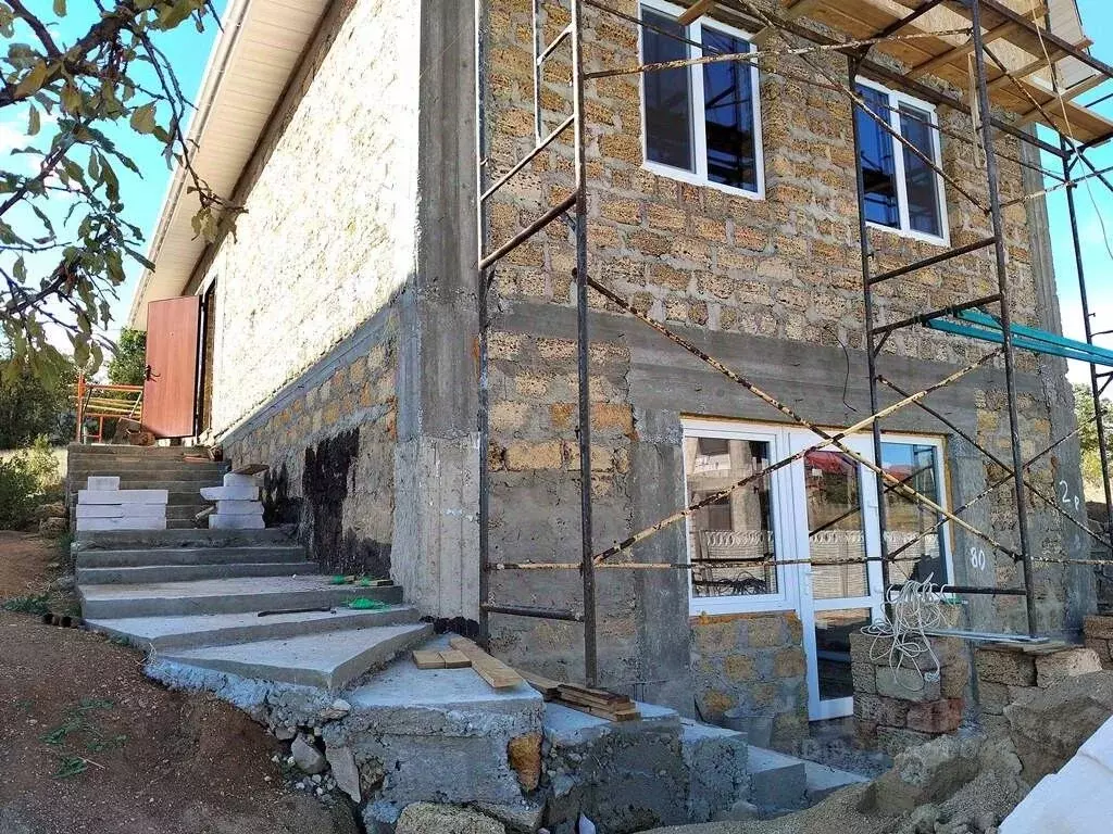 Дом в Севастополь с. Осипенко, ул. Ветеранов (140 м) - Фото 1