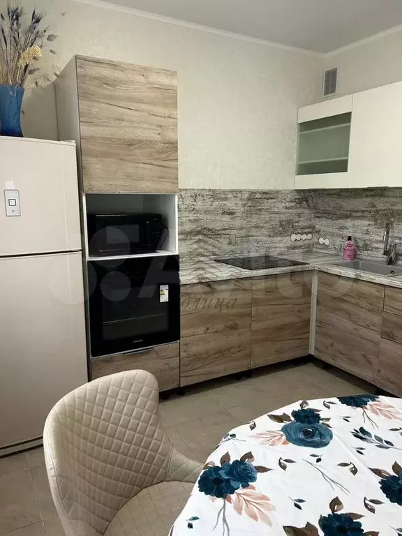 2-к. квартира, 60 м, 4/12 эт. - Фото 1