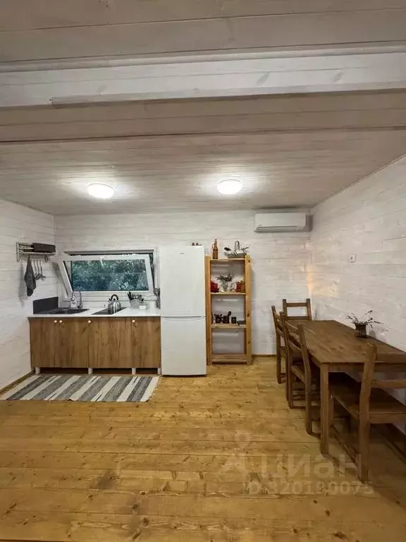 Дом в Краснодарский край, Ейский район, Должанская ст-ца Октябрьская ... - Фото 2