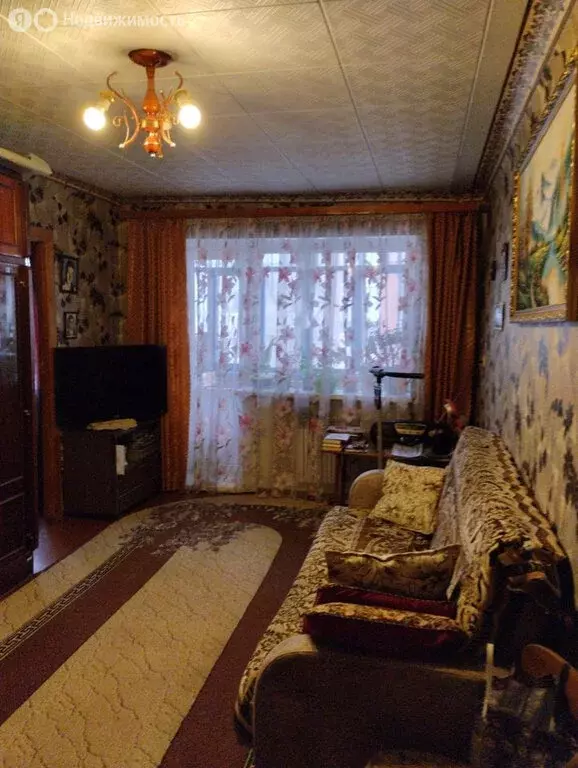 3-комнатная квартира: Саратов, улица Танкистов, 64 (54 м) - Фото 1