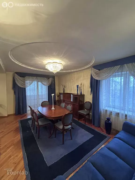 3-комнатная квартира: Саратов, улица имени И.В. Мичурина, 144/148 (106 ... - Фото 1