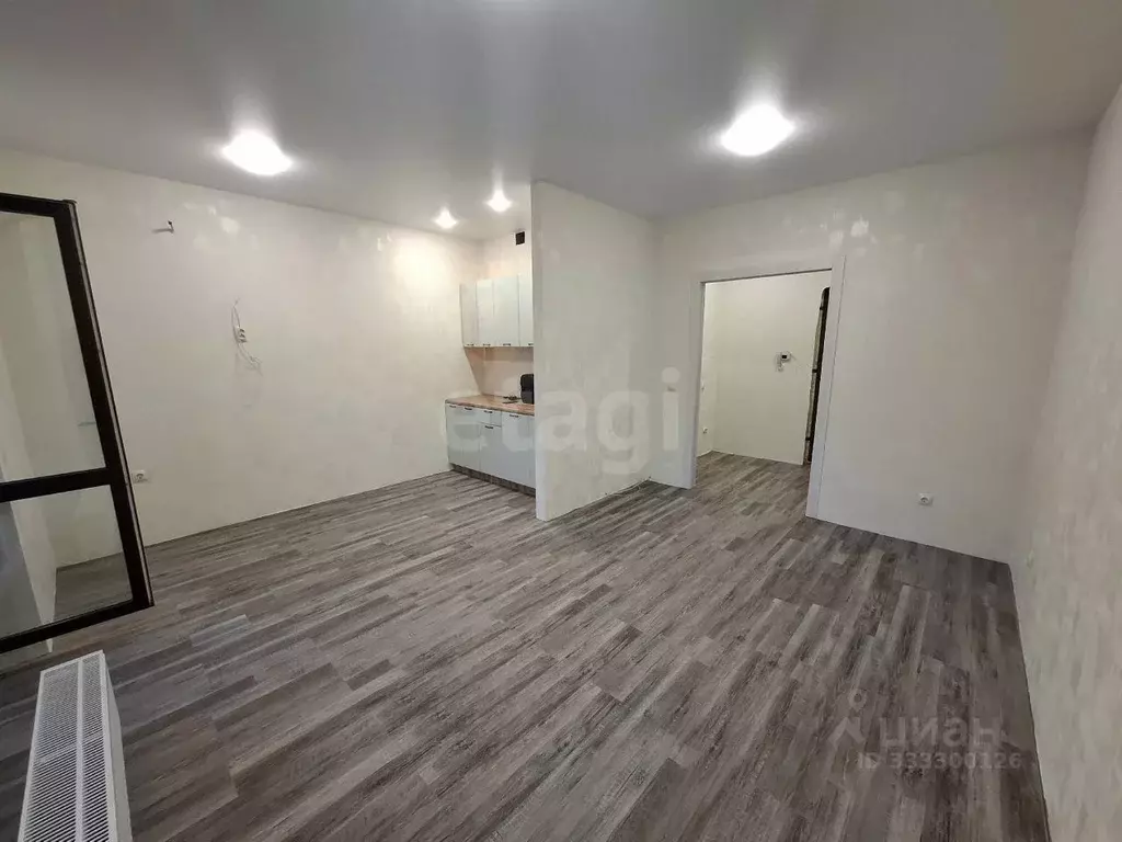 Студия Тюменская область, Тюмень ул. Тимофея Чаркова, 81к2 (28.9 м) - Фото 1