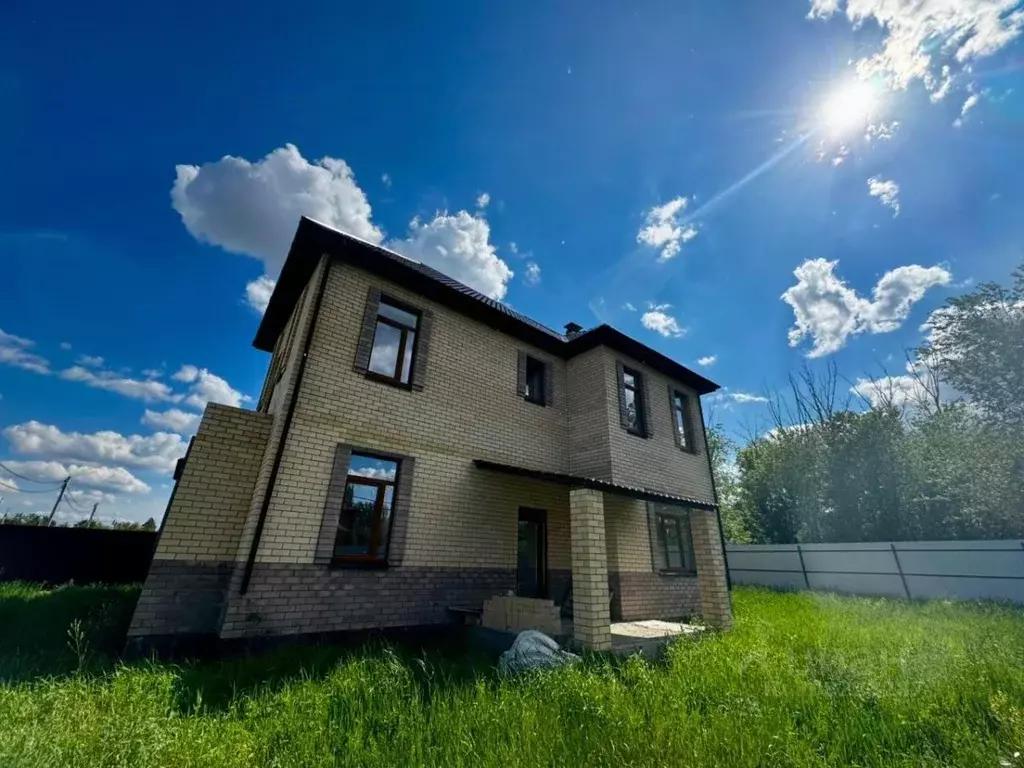 Дом в Волгоградская область, Волжский Возрождение СНТ,  (240 м) - Фото 0