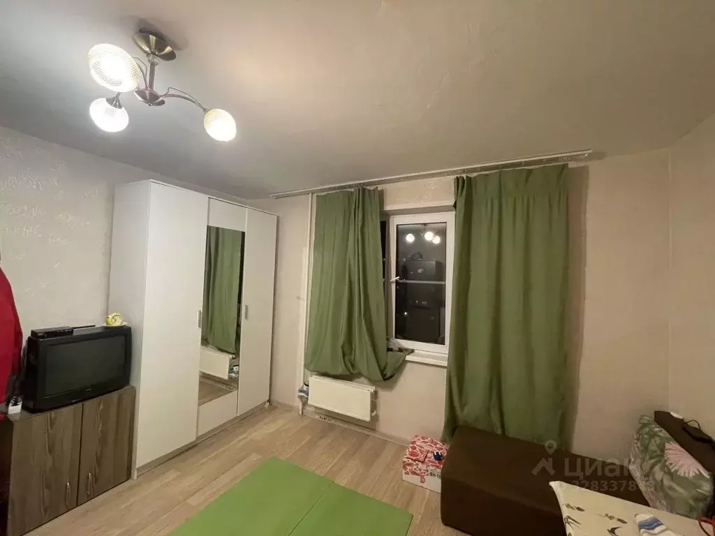 Комната Свердловская область, Екатеринбург бул. Сиреневый, 7 (15.5 м) - Фото 1