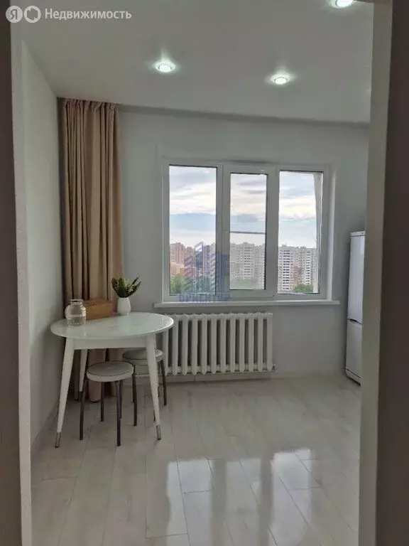 2-комнатная квартира: Чебоксары, улица Мичмана Павлова, 74 (56.1 м) - Фото 1