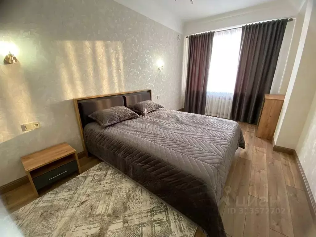 2-к кв. Дагестан, Каспийск просп. Акулиничева, 33А (77.0 м) - Фото 0